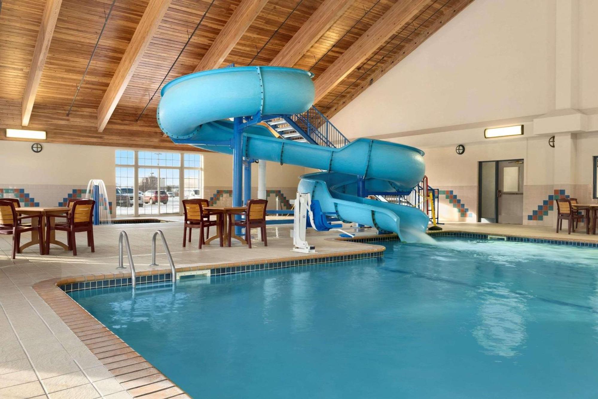 Country Inn & Suites By Radisson, Duluth North, Mn Exteriör bild